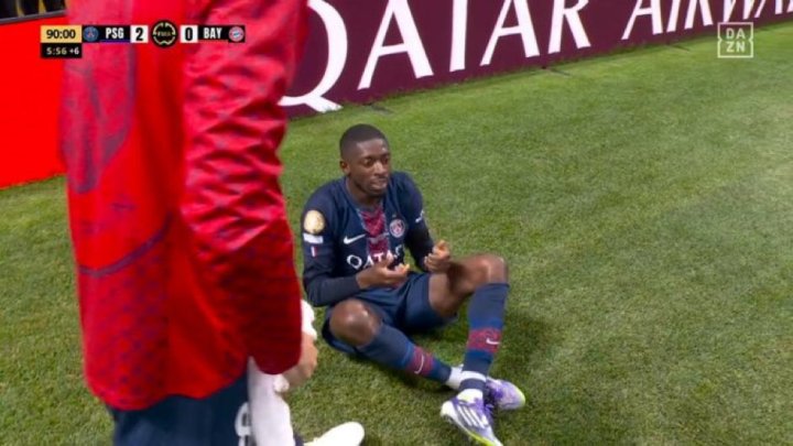 Dembélé celebra el gol como Jota
