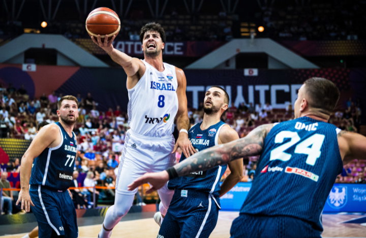 Doncic pone el modo 'rodillo'