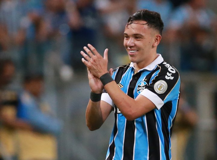 Pepé, con la camiseta de Gremio.