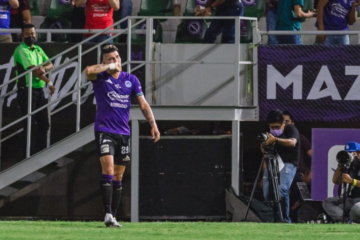 Así festeja Rangel su segundo gol con Mazatlán