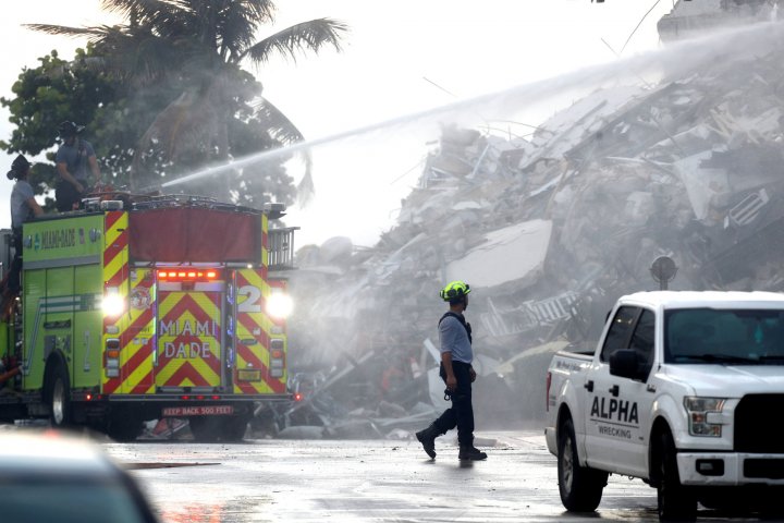 Miami building collapse rescue efforts by rescue workers