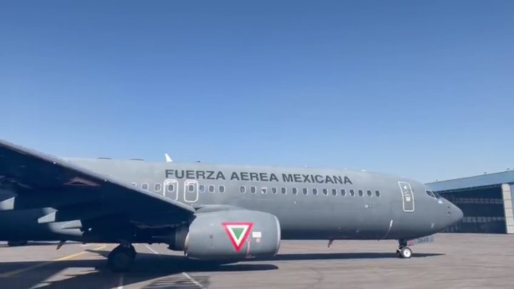 Avión de la Fuerza Aérea Mexicana continúa su camino rumbo a Rumanía