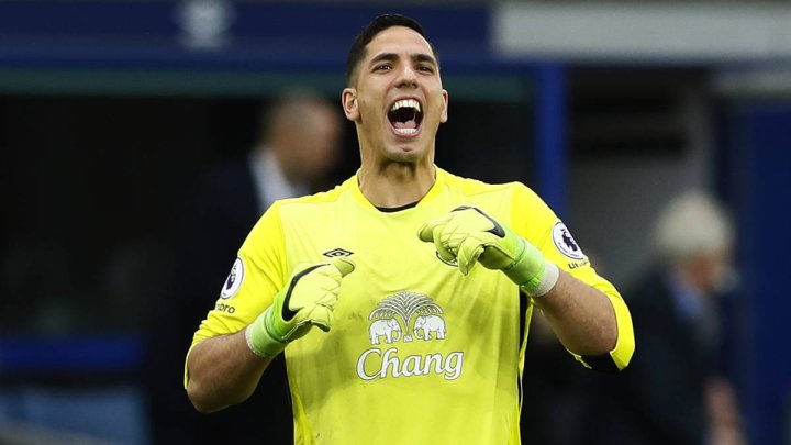 Joel Robles, cerca del Leeds
