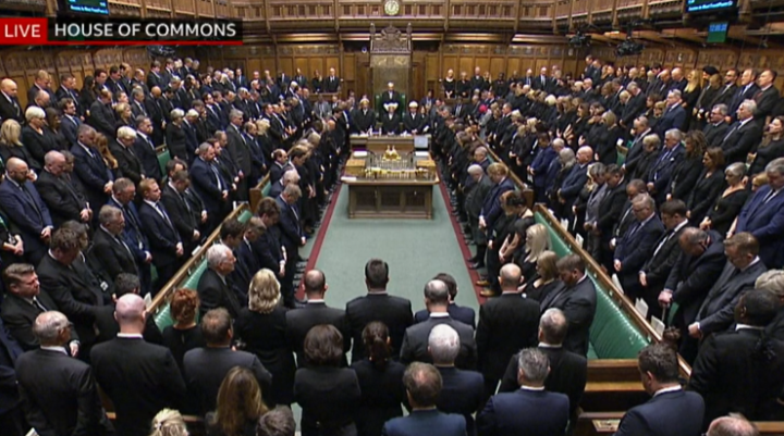 La Cámara de los Comunes recuerda a la reina Isabel II