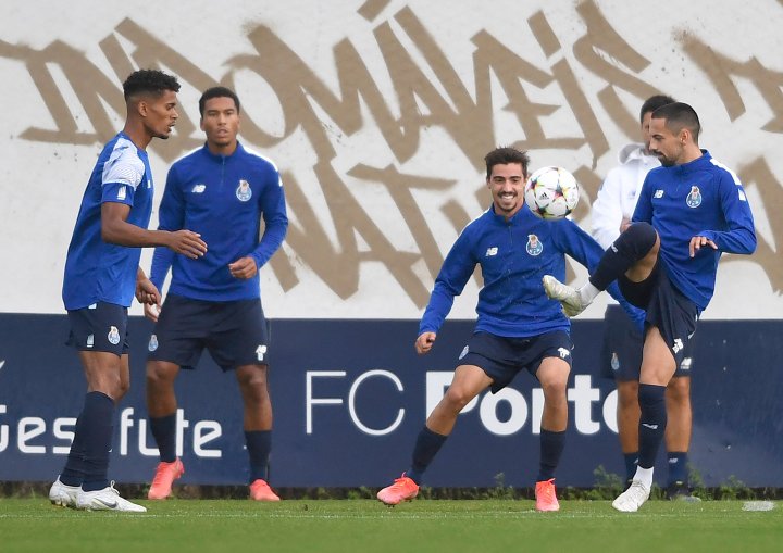 FC Porto's players take part in a training session at the FC Porto's Olival training ground, in Vila Nova de Gaia near Porto, on September 12, 2022, on the eve of the UEFA Champions League, Group B, first leg football match between FC Porto and Club Brugge. (Photo by MIGUEL RIOPA / AFP)