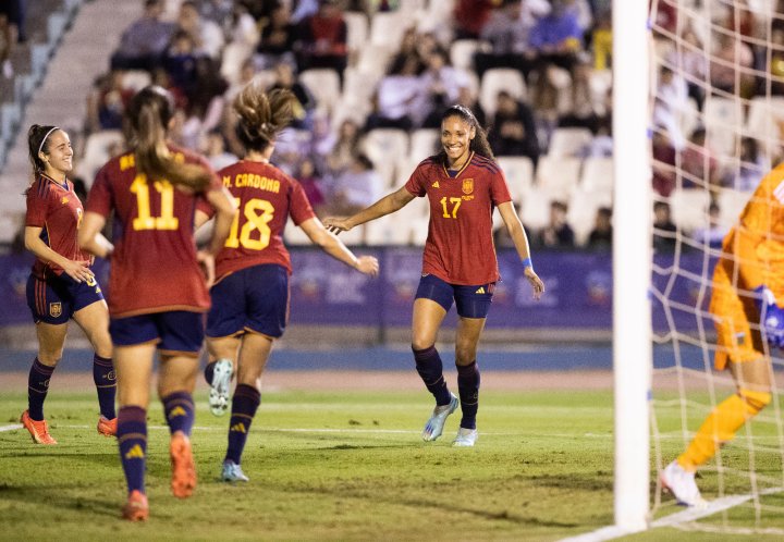 La celebración del gol de Salma