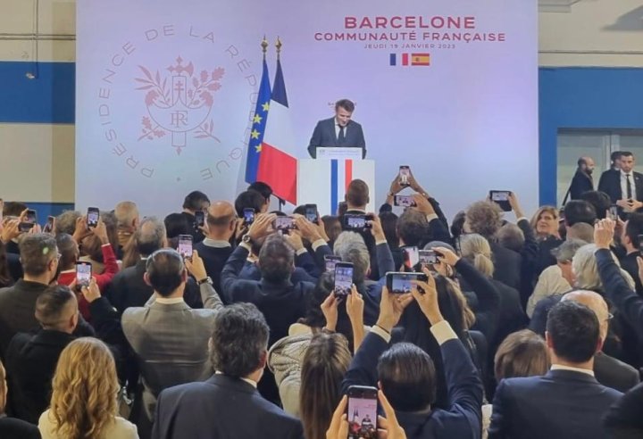 Macron llega al Liceo Francés para dirigirse a la comunidad francesa de Cataluña