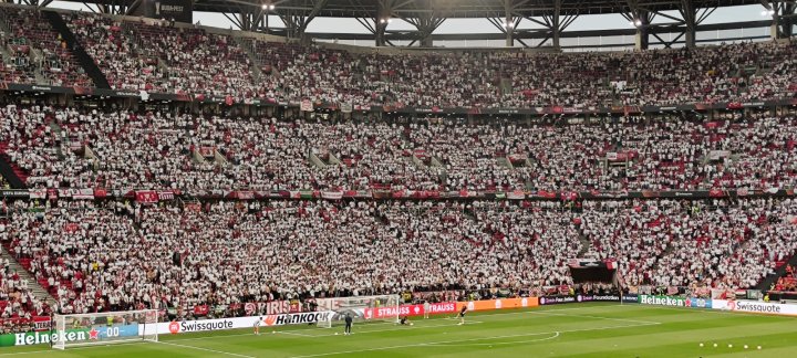 Paskas Arena Sevilla fans