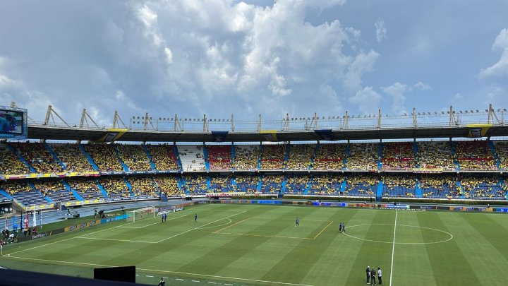 Colombia deja escapar dos puntos en Barranquilla tras empatar 2-2 con  Uruguay