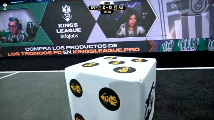 Partido de la tercera jornada de la Kings League entre los Troncos y PIO