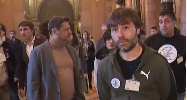 Cuatro representantes entran en el Parlament de Catalunya