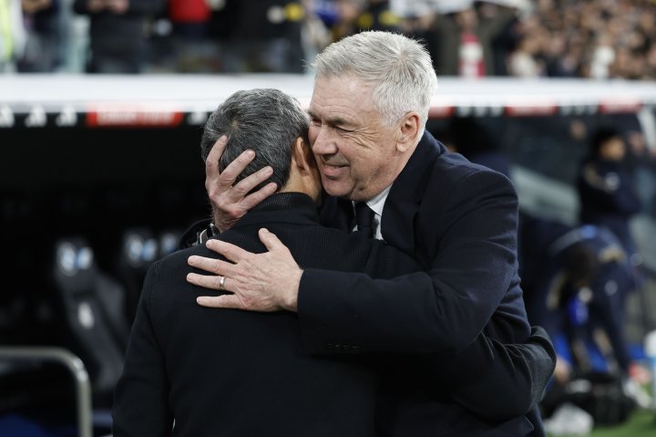 El saludo entre Ernesto Valverde y Carlo Ancelotti