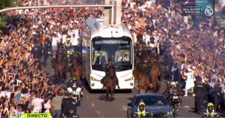 Madrid bus arrives for the Clásico