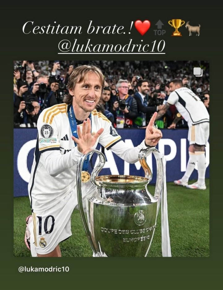 Rakitic felicita a Modric