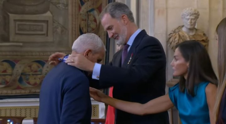 El ceutí Abdelkader Chaib Haddu, condecorado por Felipe VI.