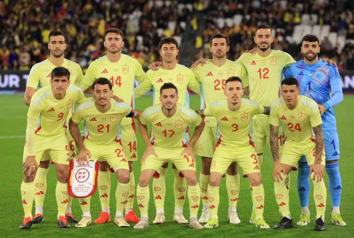 la selección española juega de amarillo en su partido ante Colombia
