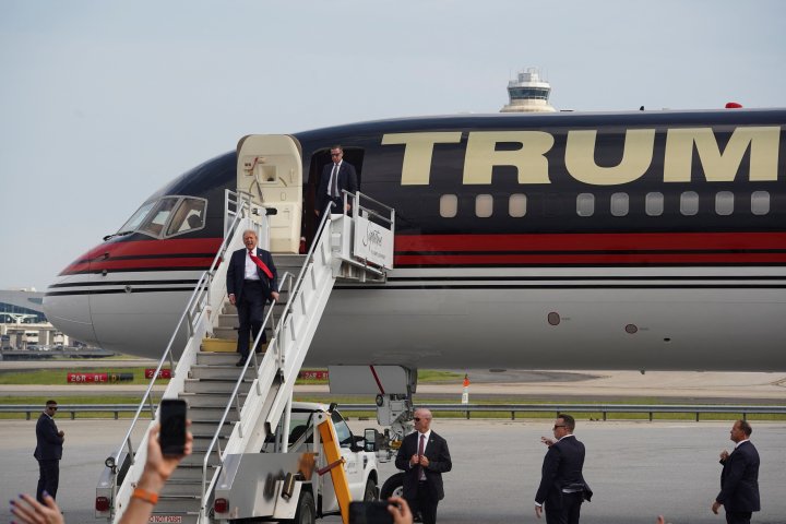 Donald Trump arrives in Atlanta 