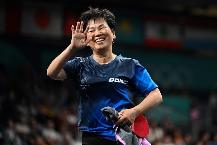 Ni Xia Lian, jugadora de tenis de mesa con 61 años