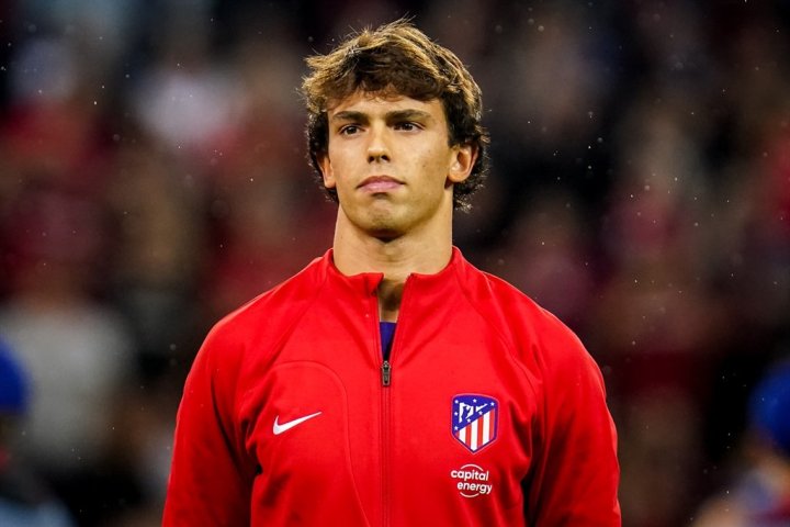 João Félix, titular a la espera de su futuro