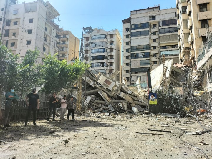 Un edificio destruido por bombardeos de Israel en el barrio de Dahiyeh al sur de Beirut, este miércoles.