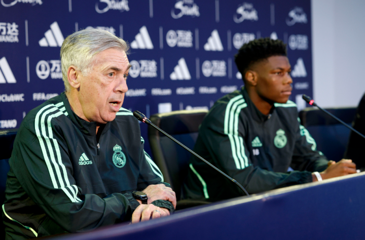 Ancelotti y Tchouameni, en rueda de prensa.