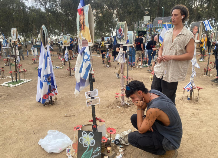 Memorial en el lugar de la masacre de Hamás en el Festival Nova