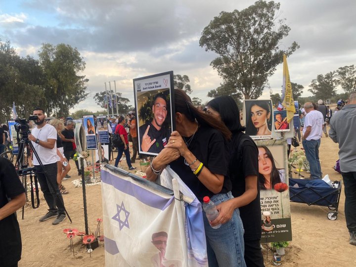 Memorial en el lugar de la masacre de Hamás en el Festival Nova