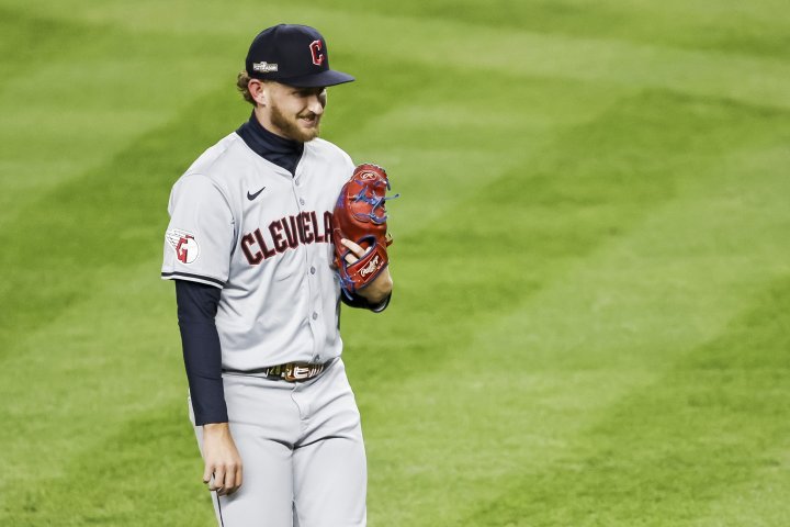 Tanner Bibee, lanzador de los Cleveland Guardians, en el Juego 2 de la Serie de Campeonato de la Liga Americana contra los New York Yankees. (EFE/EPA/CJ GUNTHER