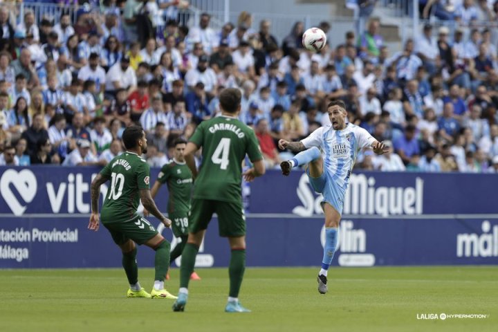 El Málaga muerde y frustra al Eibar