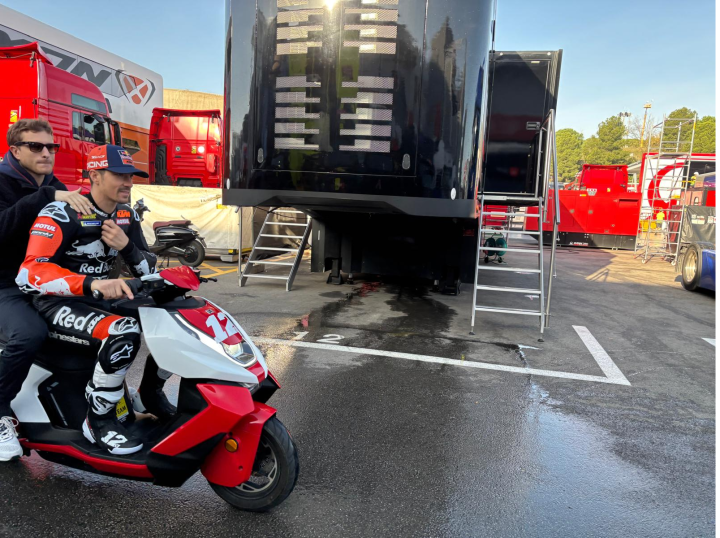 Maverick Viñales en los test de postemporada