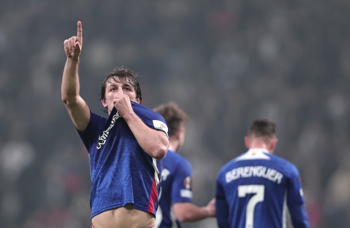 Unai Gómez celebra el gol del empate ante el Besiktas