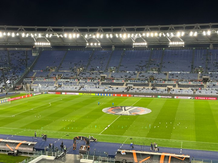 Todo preparado para el calentamiento en el Olmpico de Roma