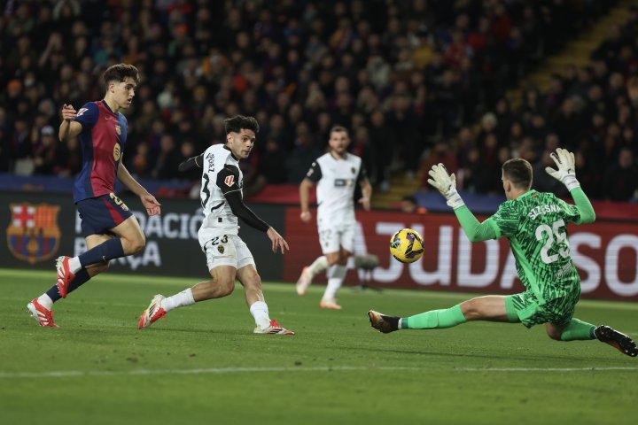 Szczesny frente al Valencia.