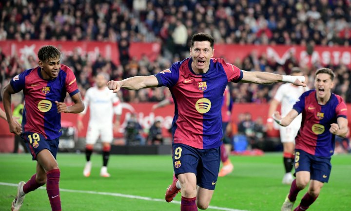 Lewandowski celebra su gol ante el Sevilla