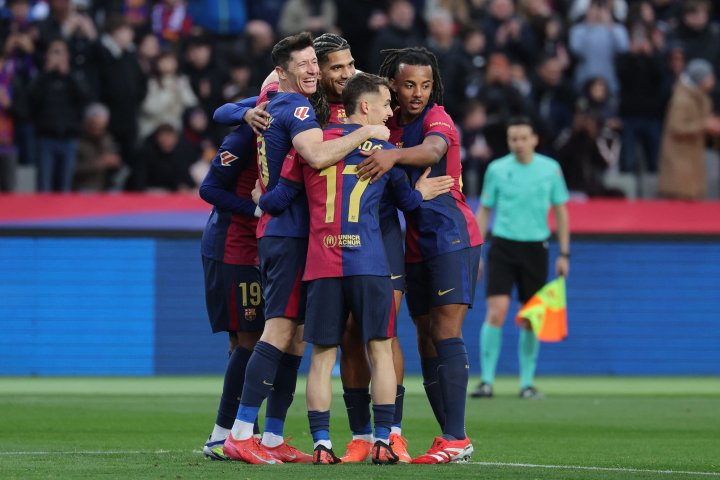 Jugadores del Barcelona celebran un gol