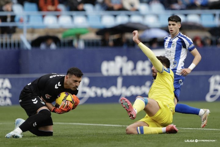 Minuto 28 | Sigue sin haber ocasiones claras