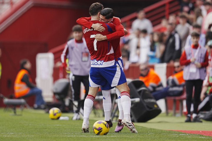 Minuto 19 | ¡Amarilla para Luis Suárez!