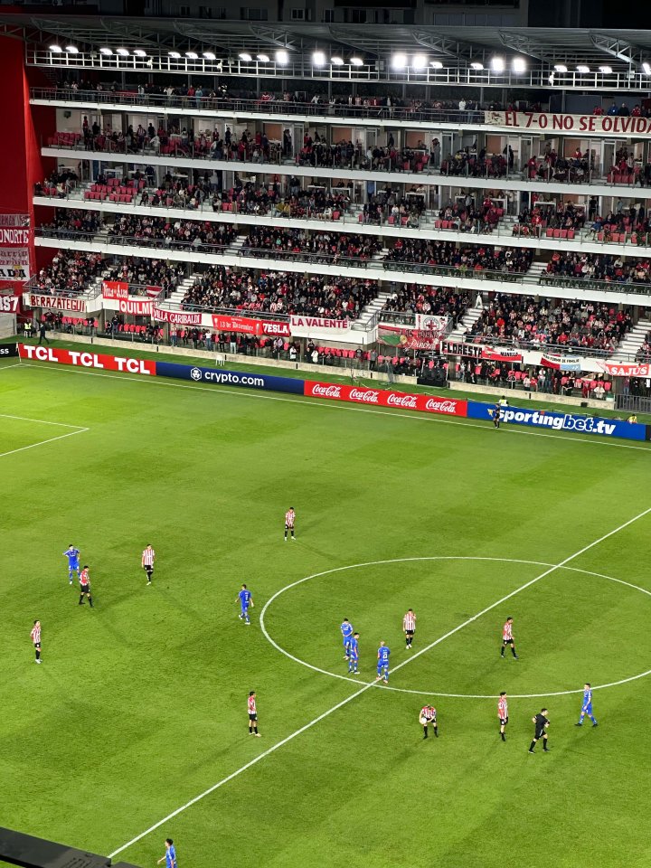 ¡APARECIÓ EL CAPITÁN!