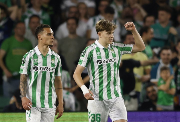 Jesús Rodríguez celebra un gol