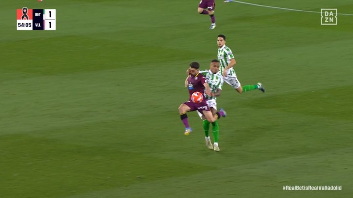 Más polémica contra el Betis: posible roja a Natan