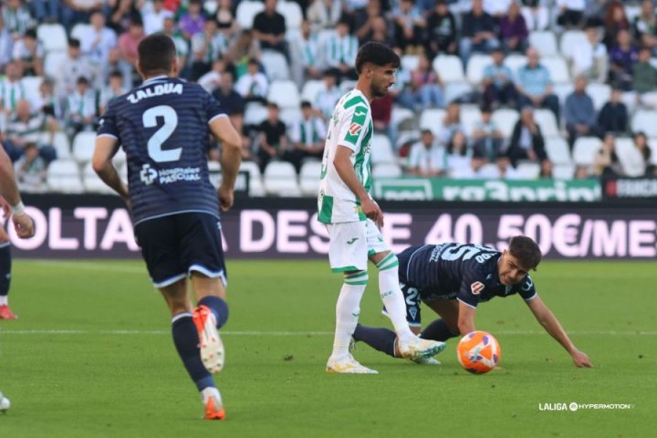 Minuto 32 | ?Uy el C車rdobaaaaa!