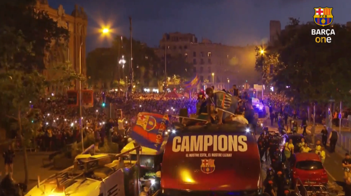 El Barça llega al Arco del Triunfo