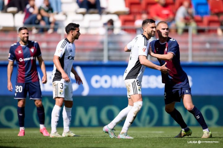 Minuto 54 | Est¨¢ el partido extra?o...