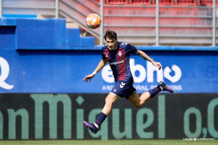 Minuto 74 | ?Nuevo c¨®rner para el Eibar!