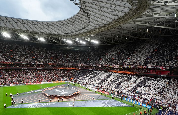 Y por aquí los seguidores del Tottenham