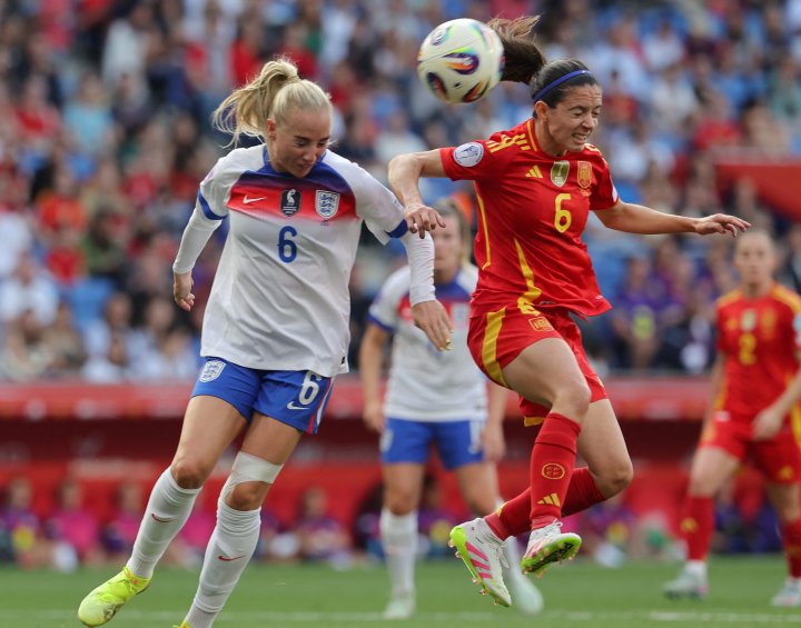 Aitana en el partido contra Inglaterra