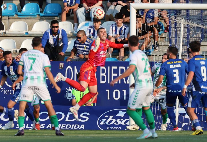 Minuto 93 | ?Aprieta y mucho el Antequera!