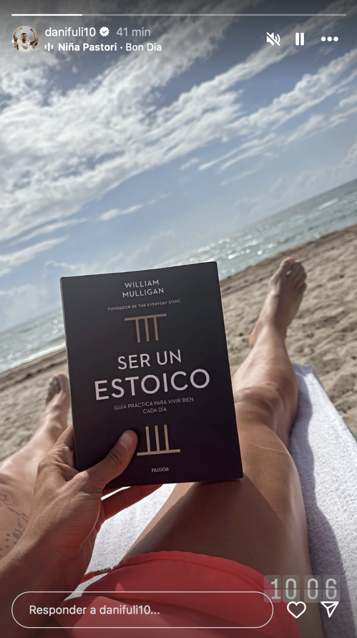 Ceballos disfruta de un día de playa tras el debut del Real Madrid
