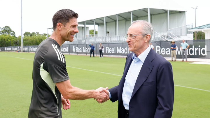 Florentino y Pirri visitan a los jugadores