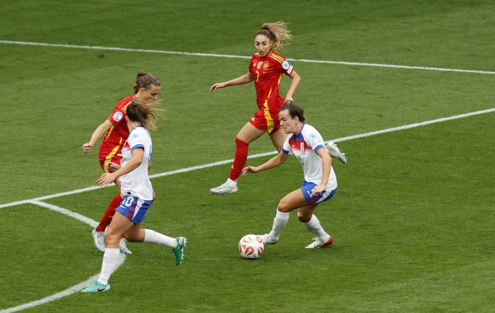 Con muchísimo colmillo Inglaterra en la presión...